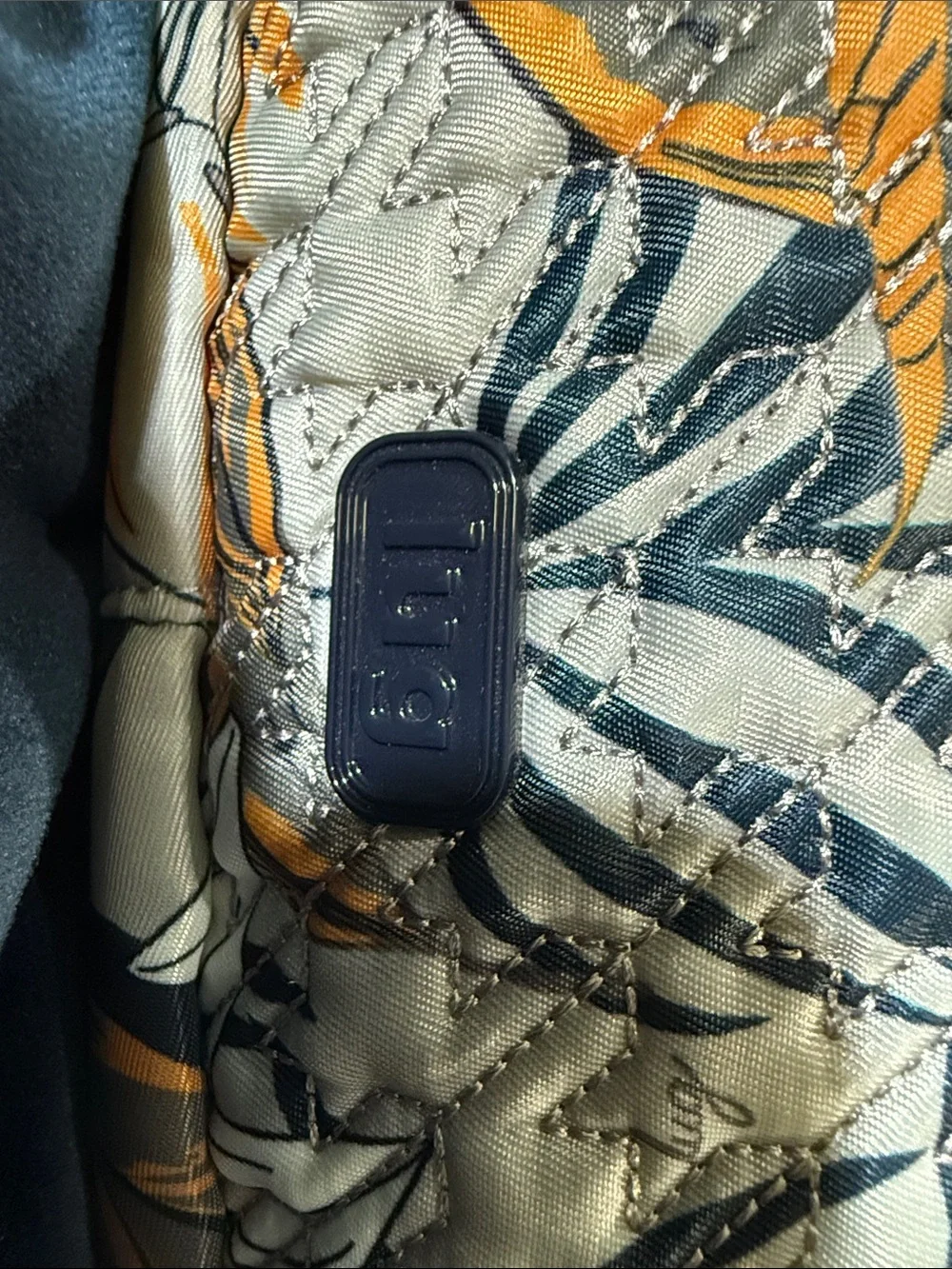 Lug boomerang Crossbody organizing handbag